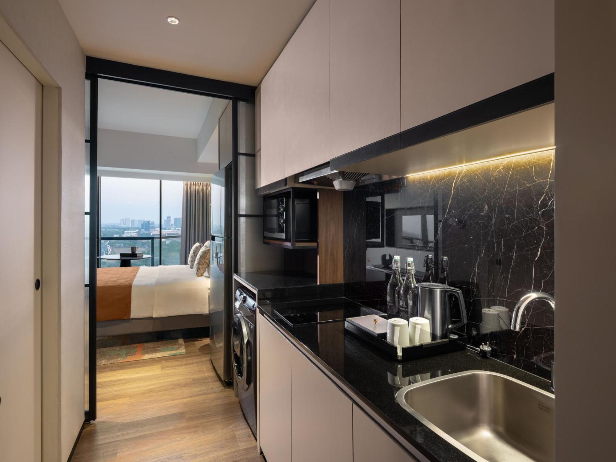 Herloom Hotel & Residence Bsd Тангеранг Экстерьер фото